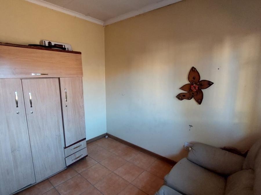 6 Bedroom Property for Sale in Flora Park Northern Cape